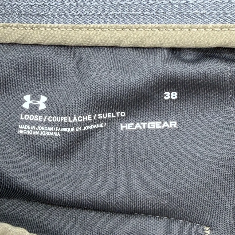 Under Armour Mens HeatGear Golf Shorts Tan Khaki‎ Loose Fit Size 38 RN 96510